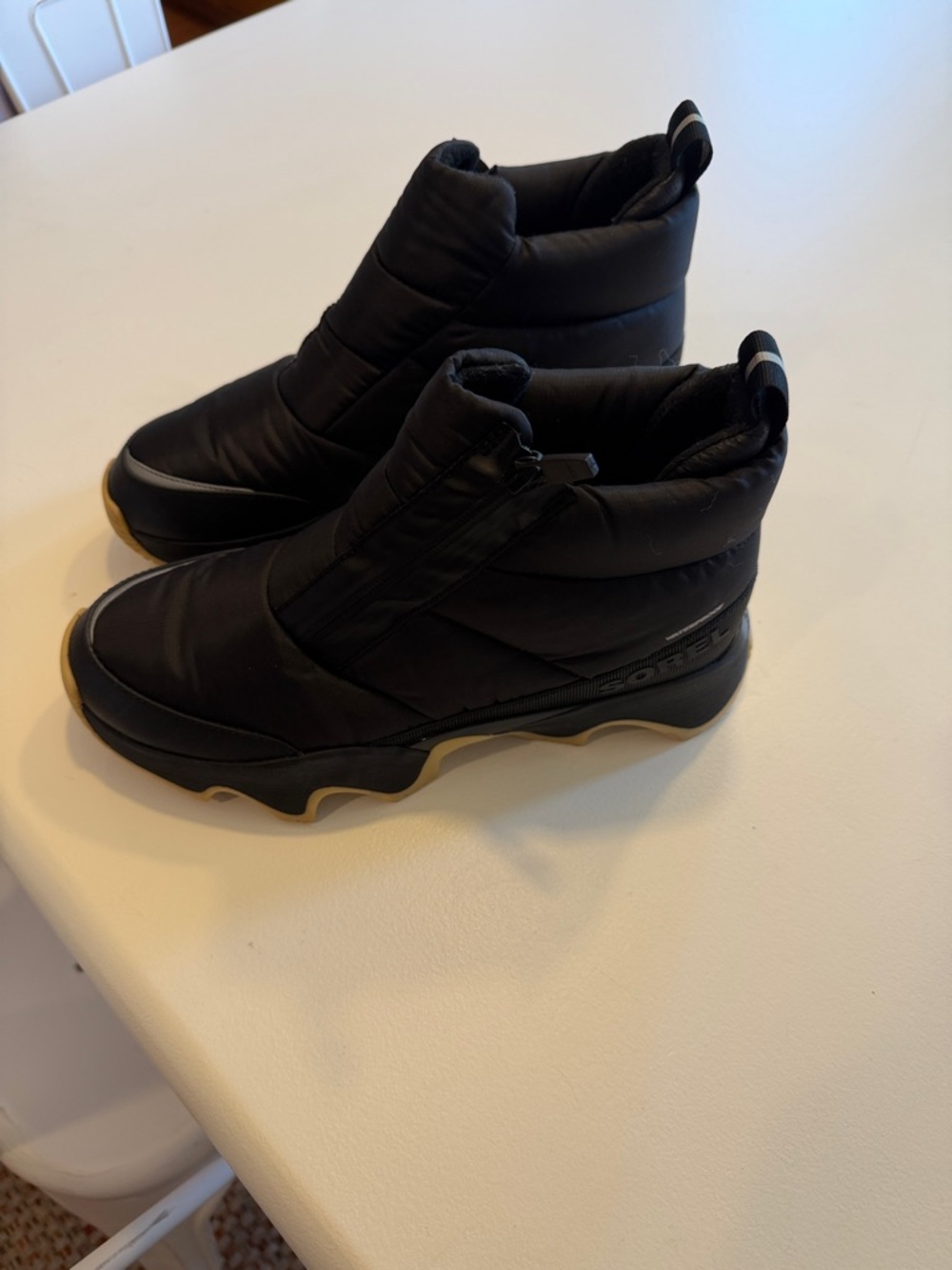 Sorel Kinetic Black Puffer Zip Waterproof Boots Sz 9.  SEE PICTURES. Box12